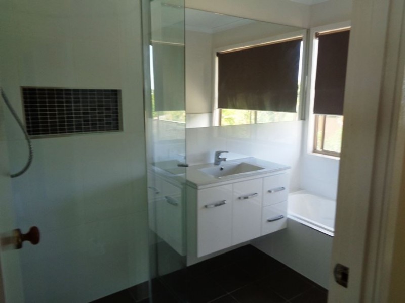 9 Greenhill Court, Sinnamon Park QLD 4073