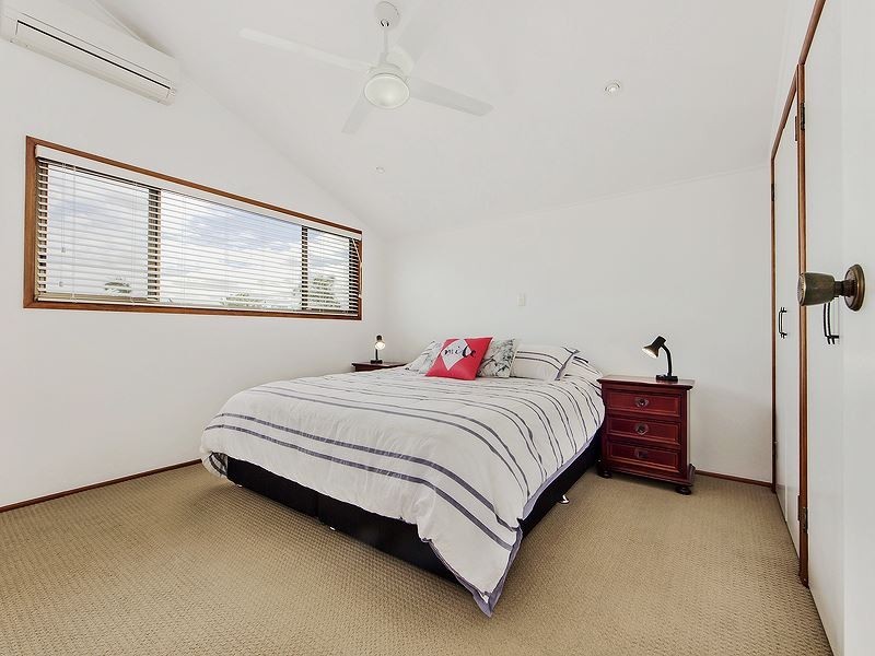 1 Croton Close, Middle Park QLD 4074