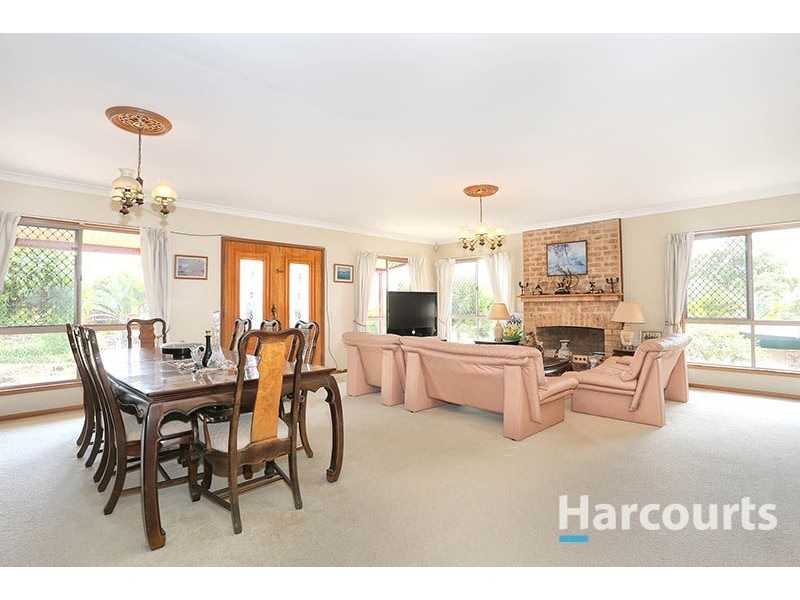 2 Cheviot Place, Sinnamon Park QLD 4073