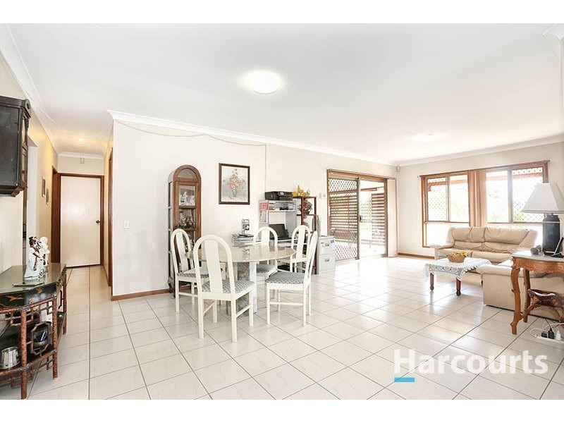2 Cheviot Place, Sinnamon Park QLD 4073