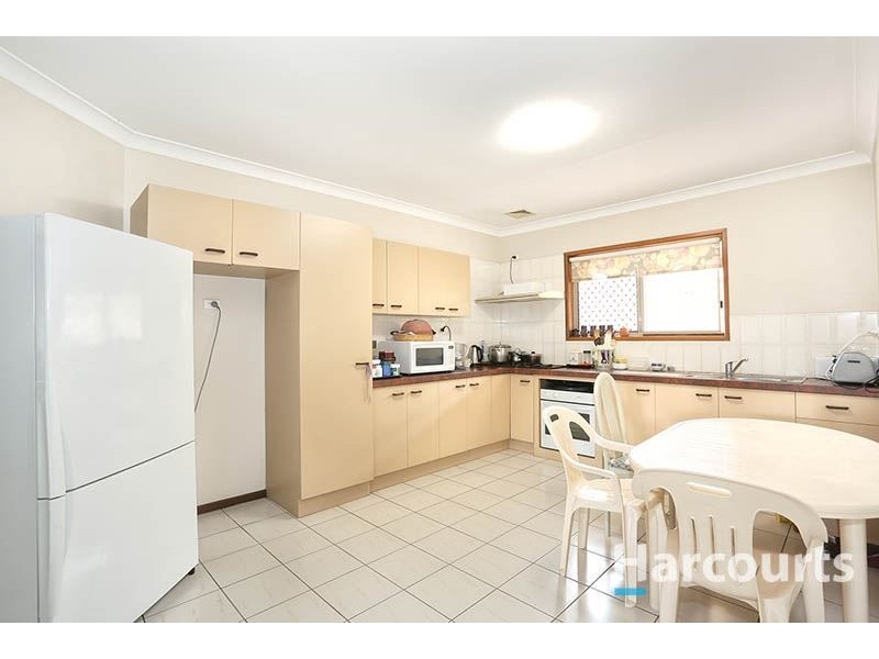 2 Cheviot Place, Sinnamon Park QLD 4073