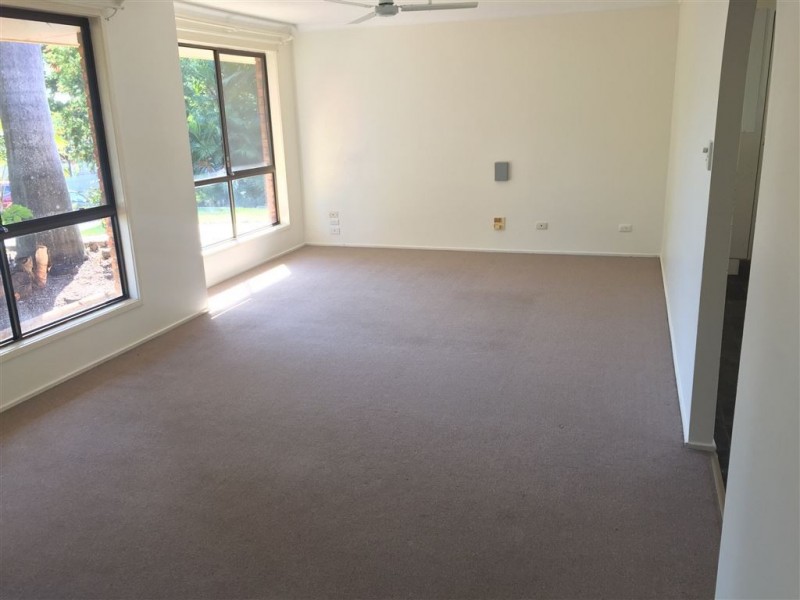 4 Mulla Close, Riverhills QLD 4074