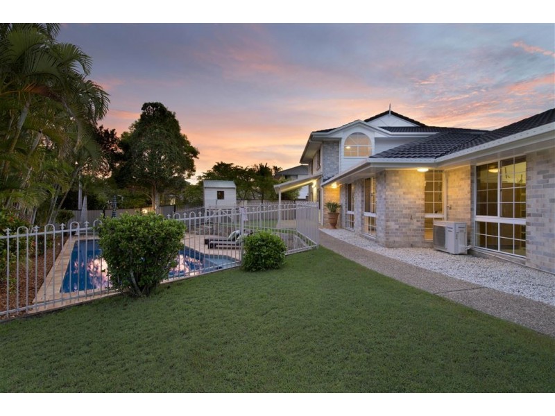 4 Saxby Close, Middle Park QLD 4074