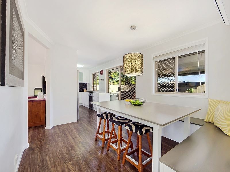 4 Nebo Place, Sinnamon Park QLD 4073