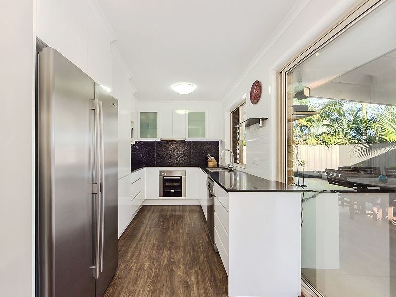 4 Nebo Place, Sinnamon Park QLD 4073