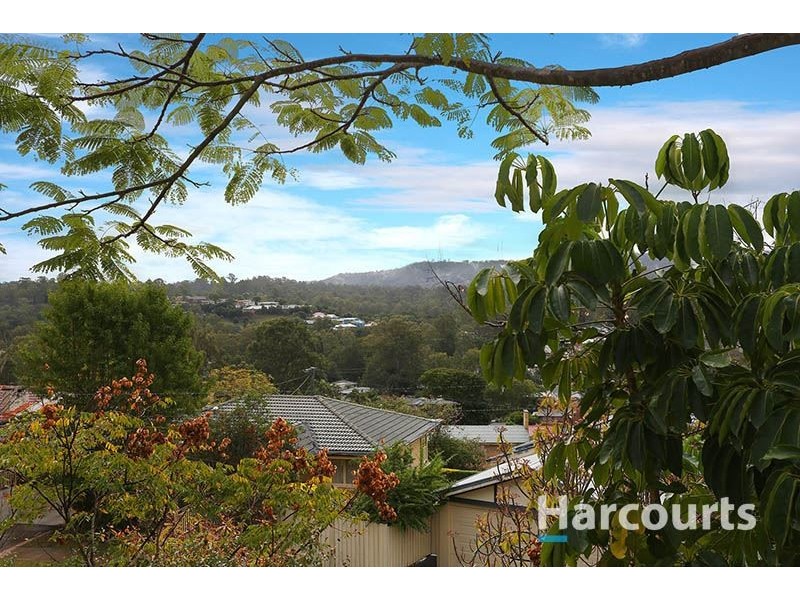 19 Aberfeldy Street, Kenmore QLD 4069