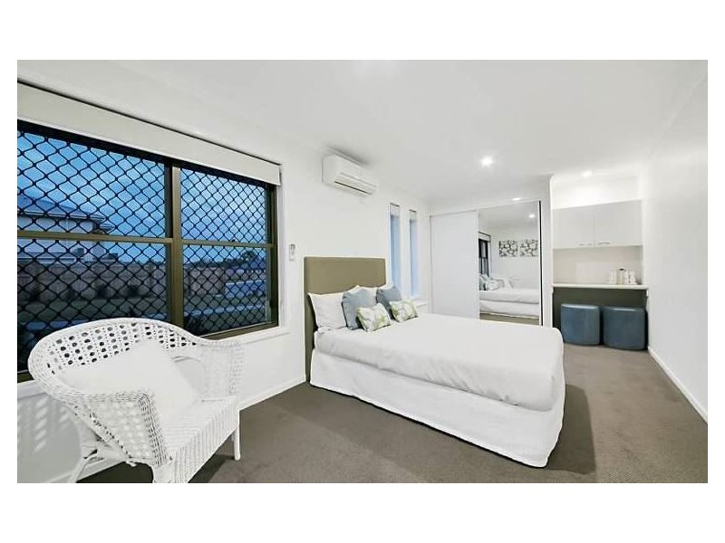 15 Sallyanne Street, Doolandella QLD 4077