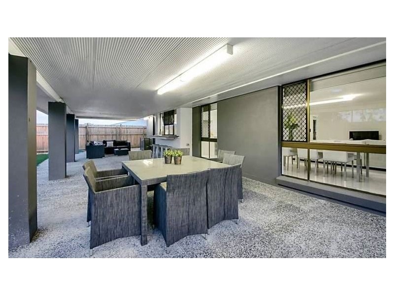 15 Sallyanne Street, Doolandella QLD 4077