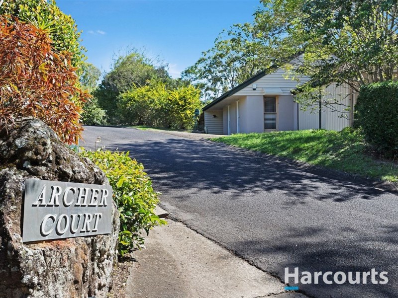 8 Archer Court, Mount Ommaney QLD 4074