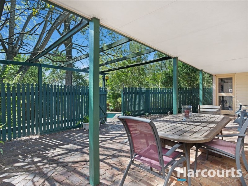 8 Archer Court, Mount Ommaney QLD 4074