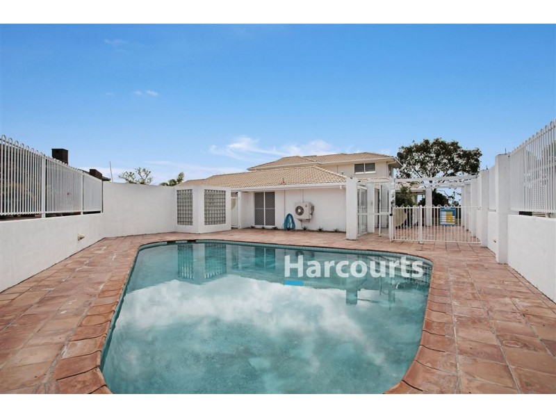 14 Sim Jue Court, Sinnamon Park QLD 4073