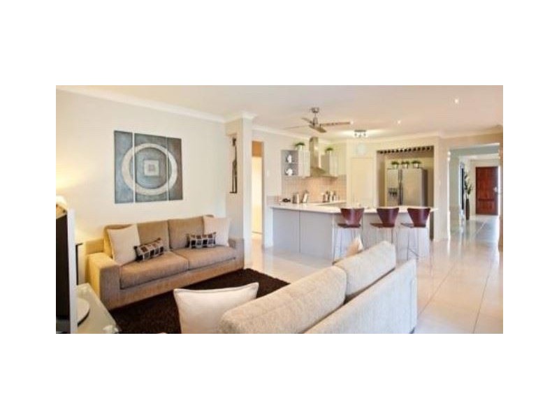 8 Moonbeam Street, Springfield Lakes QLD 4300