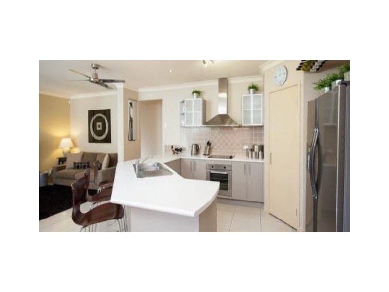 8 Moonbeam Street, Springfield Lakes QLD 4300