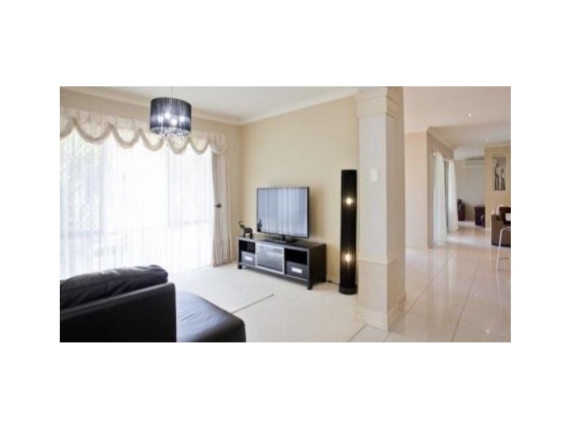 8 Moonbeam Street, Springfield Lakes QLD 4300