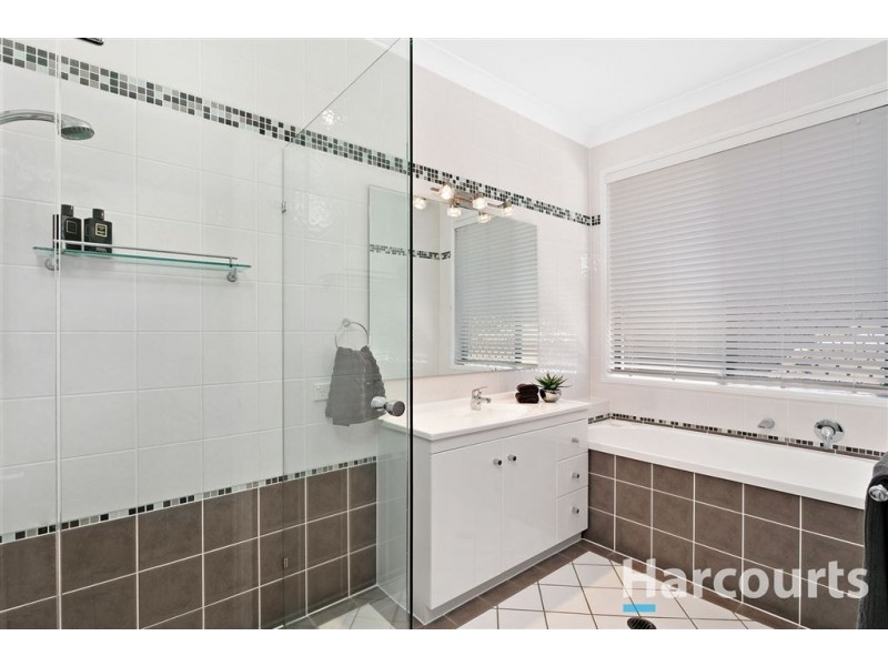 15 Glenelg Place, Parkinson QLD 4115