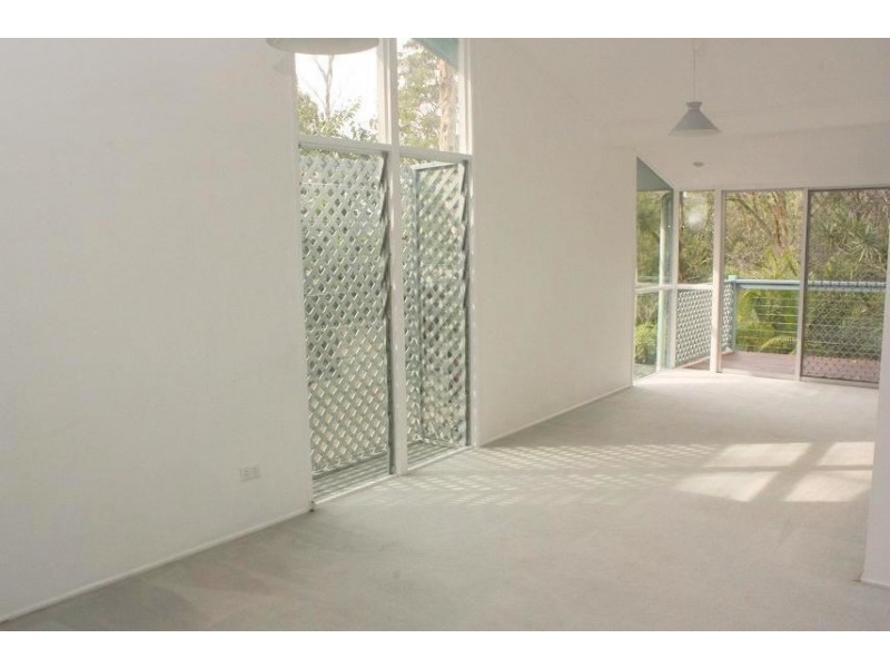 8 Fig Tree Pocket Road, Chapel Hill QLD 4069