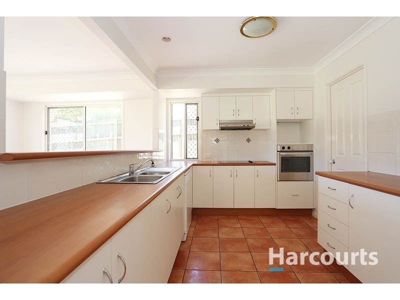 10 McNally Close, Seventeen Mile Rocks QLD 4073