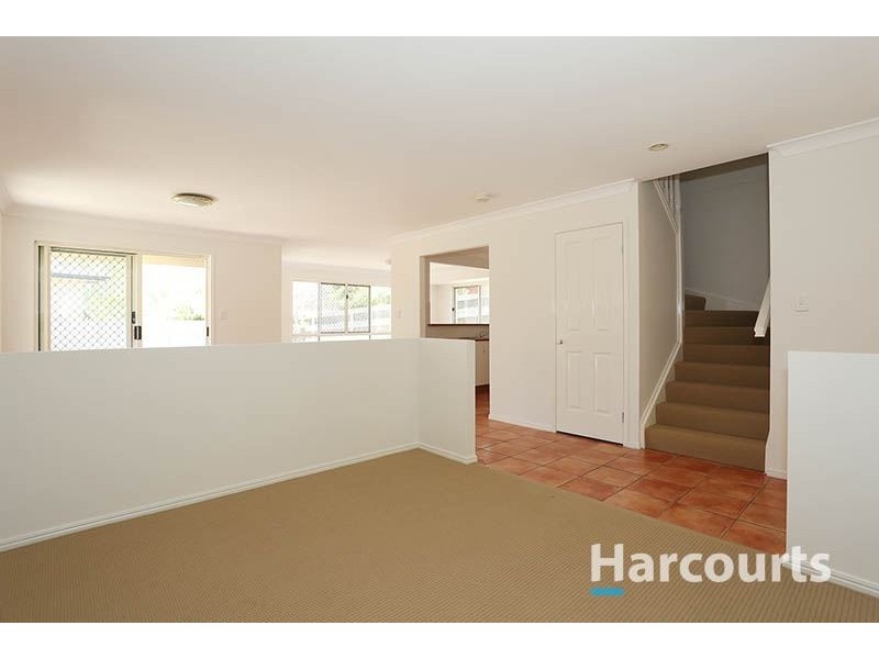 10 McNally Close, Seventeen Mile Rocks QLD 4073