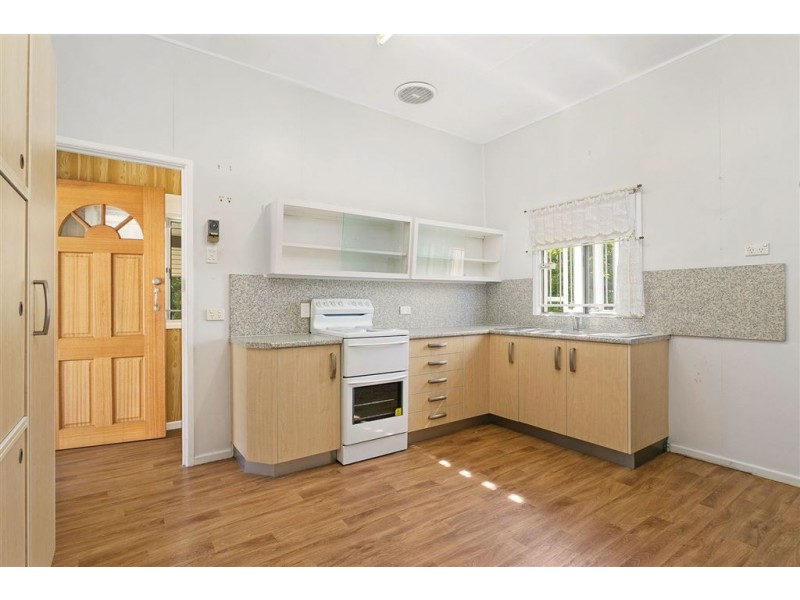 10 Stimpson Street, Fairfield QLD 4103