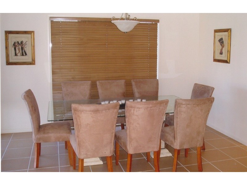 Sinnamon Park QLD 4073