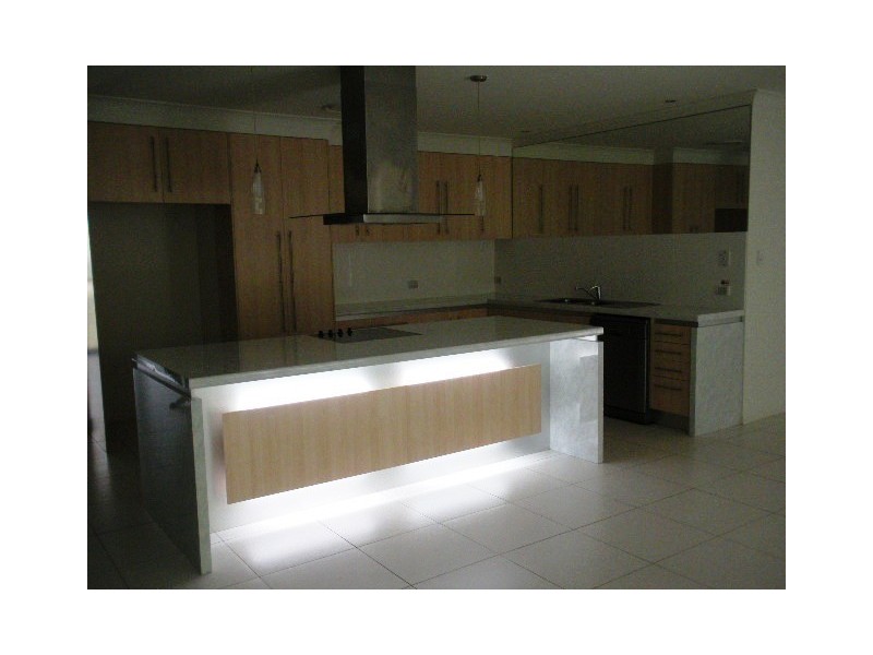 Seventeen Mile Rocks QLD 4073