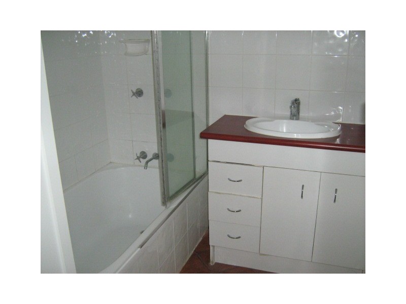 Seventeen Mile Rocks QLD 4073