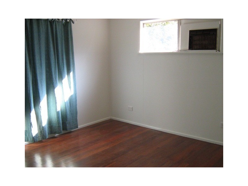 Seventeen Mile Rocks QLD 4073