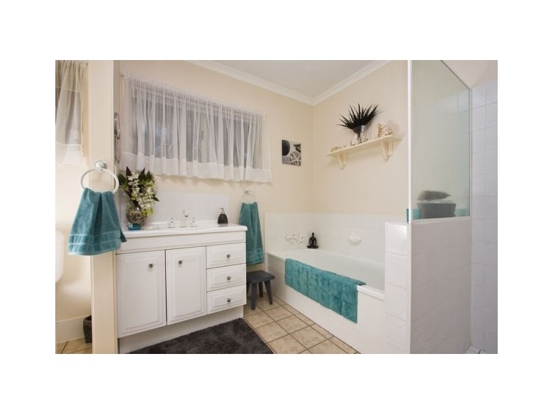 Jindalee QLD 4074