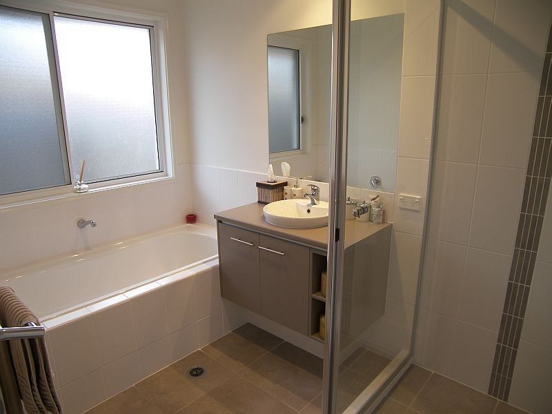 10 Stacey Close, Moggill QLD 4070