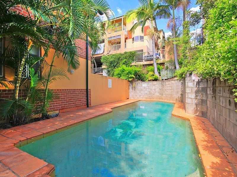 1/16 York Street, Indooroopilly QLD 4068