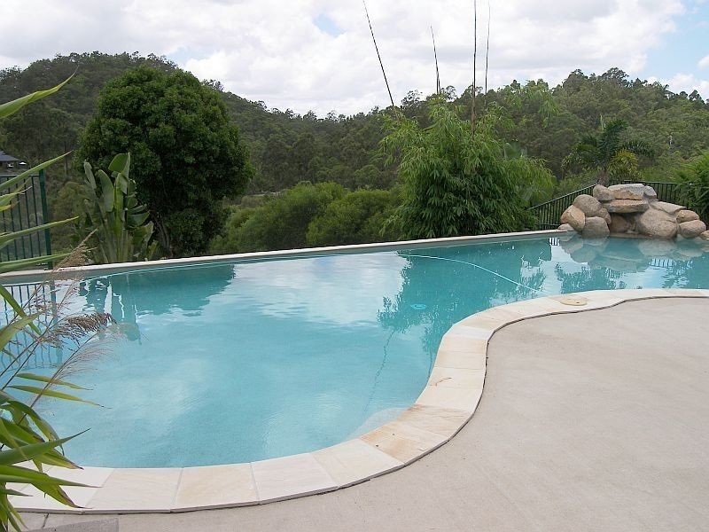 1 Woodland Drive, Pullenvale QLD 4069