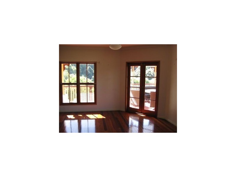 1 Woodland Drive, Pullenvale QLD 4069