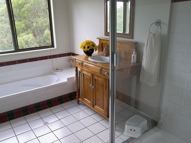 1 Woodland Drive, Pullenvale QLD 4069