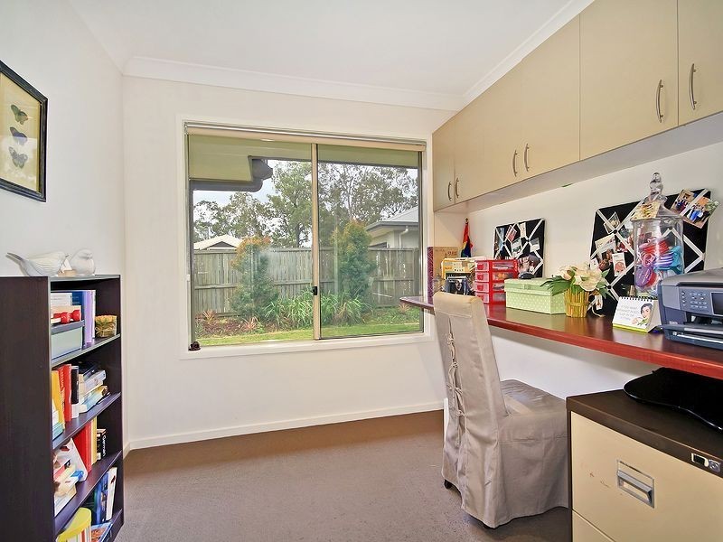 13 Hendos Place, Moggill QLD 4070