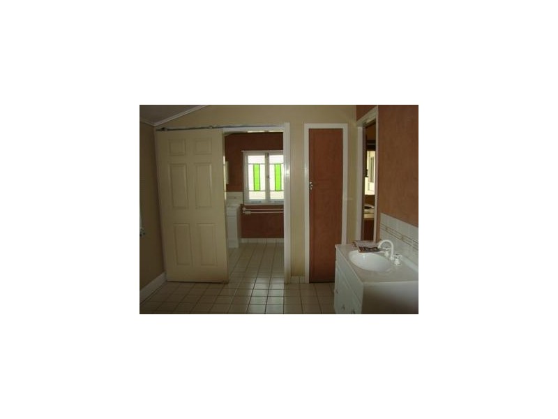 221 Denham Street, The Range QLD 4700