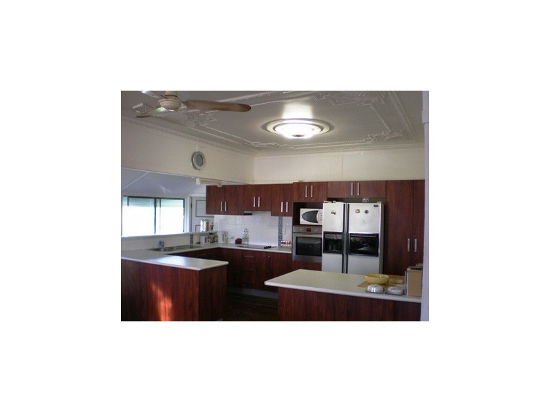 305 East, Rockhampton QLD 4700
