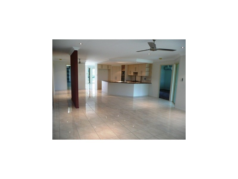 54 James, Gracemere QLD 4702