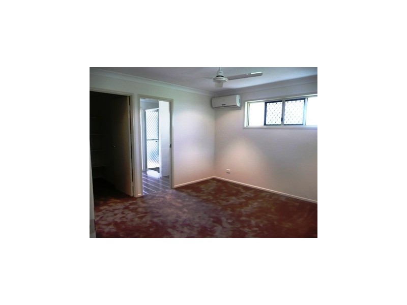 54 James, Gracemere QLD 4702