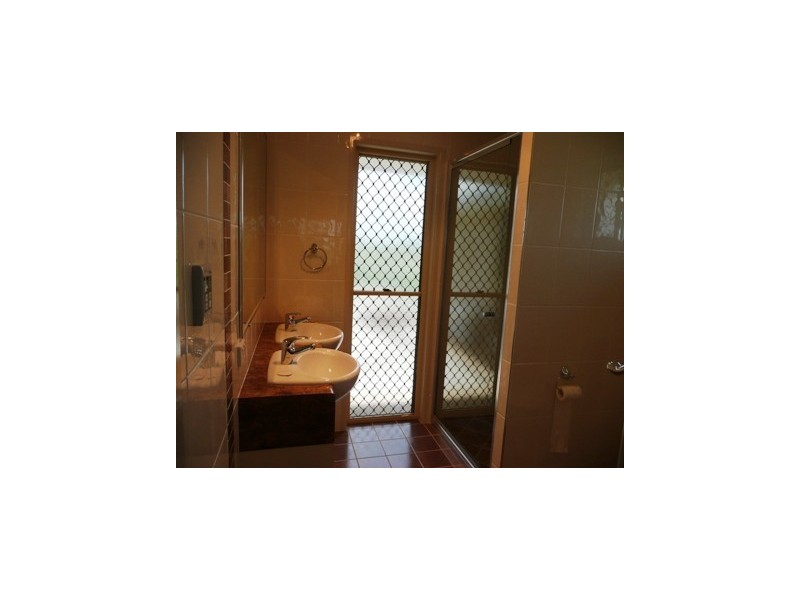 54 James, Gracemere QLD 4702