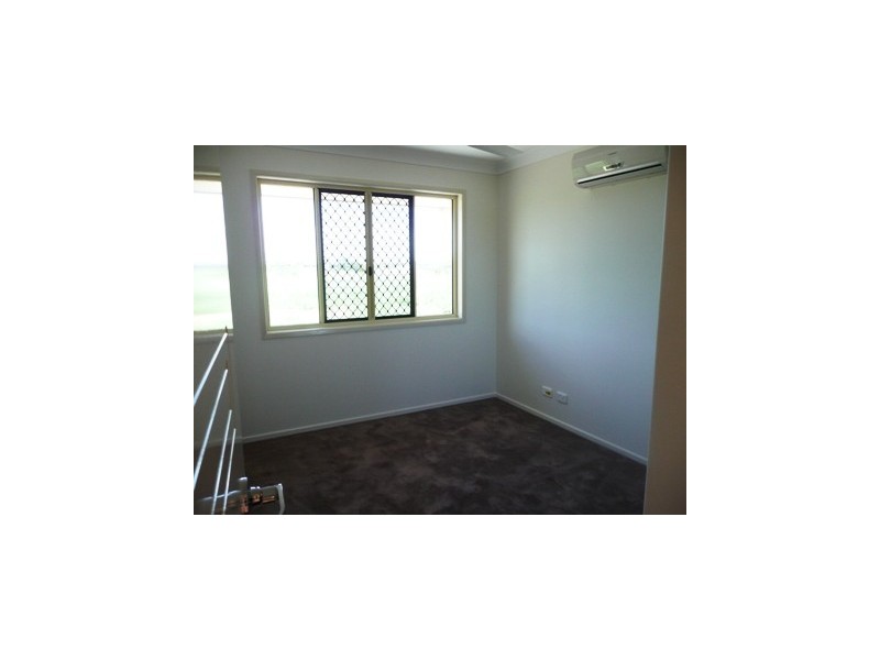 54 James, Gracemere QLD 4702