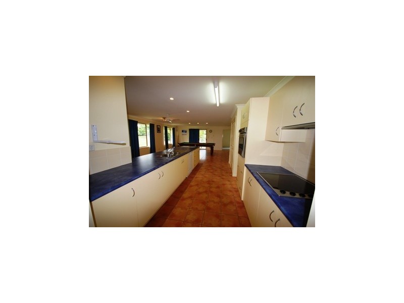 8 Dawn, Rockyview QLD 4701