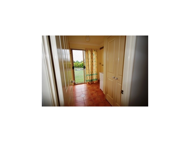 8 Dawn, Rockyview QLD 4701