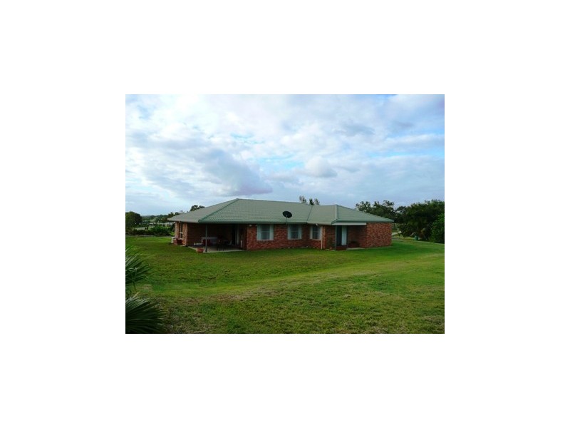 8 Dawn, Rockyview QLD 4701