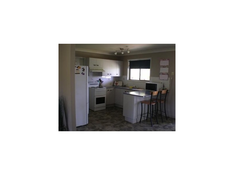 8 Dawson Street, Gracemere QLD 4702