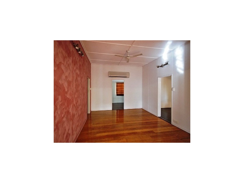 8 Headrick, Wandal QLD 4700