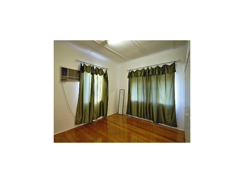 8 Headrick, Wandal QLD 4700