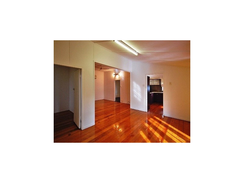 8 Headrick, Wandal QLD 4700