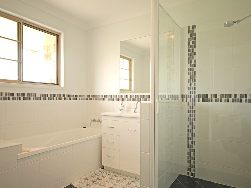14 Cunningham Drive, Glenlee QLD 4711