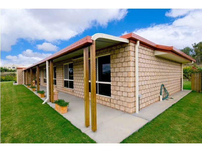2 Fairmont Terrace, Rockyview QLD 4701