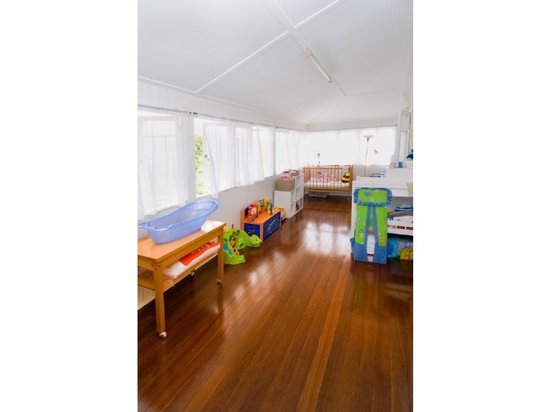 83 Livingstone Street, Berserker QLD 4701